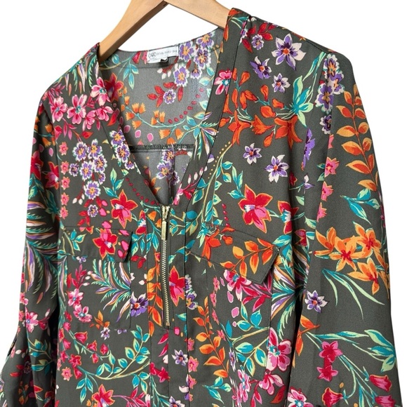 Cato Women's XL Floral V-Neck Blouse with Gold Zipper Detail Multicolor Flowy - Picture 2 of 8